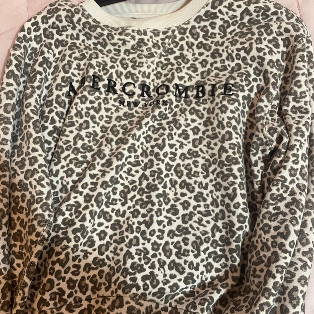Abercrombie & Fitch Animal Print Sweatshirt